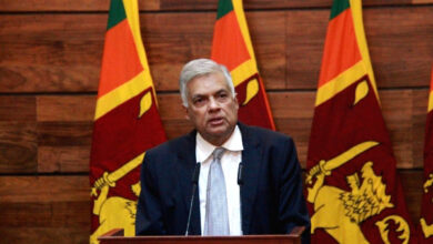 President Ranil Wickremesinghe has called on political parties to resolve national ethnic and economic issues.