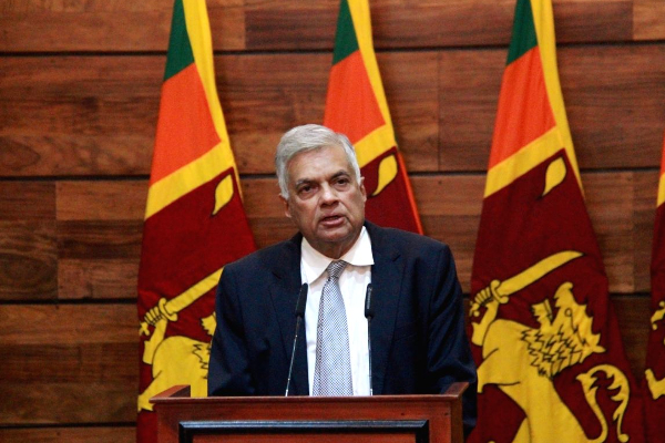 President Ranil Wickremesinghe has called on political parties to resolve national ethnic and economic issues.