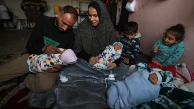 A pregnant woman who escaped Israeli attacks and went to southern Gaza has given birth to four children.