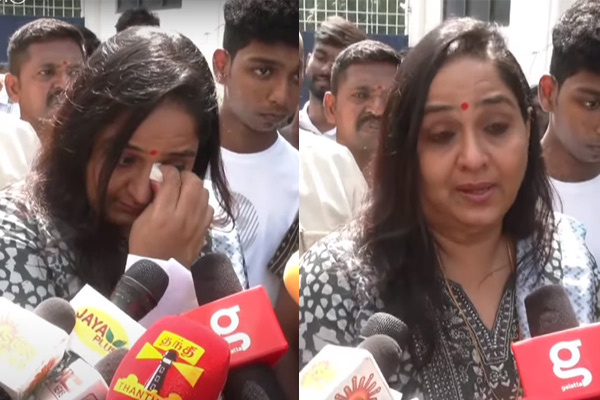 Actress Radha visited Vijayakanth's memorial yesterday and paid her respects.