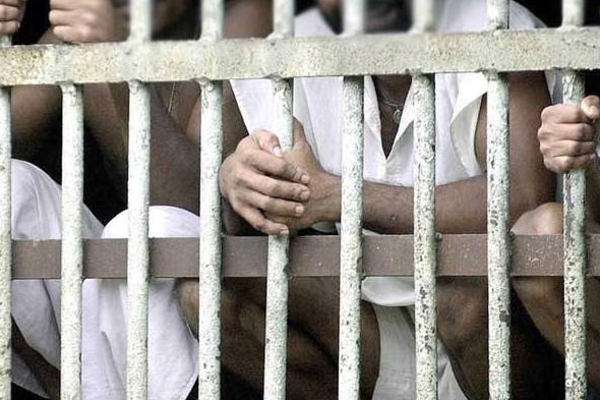 The Department of Prisons has stated that the number of drug users in Sri Lanka's prisons has increased and there is a risk of infectious diseases spreading.