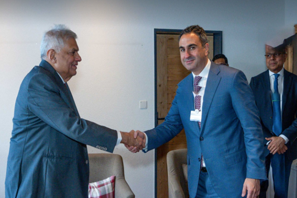 President Ranil meets Menzies Airline CEO in Switzerland