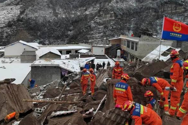 At least 47 people were buried in a landslide in southwest China's Liangshuikun village yesterday.